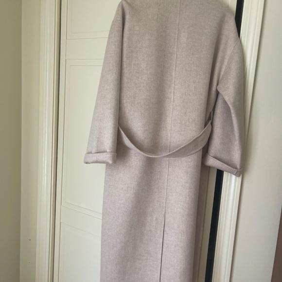 Coat - Picture 3 of 4